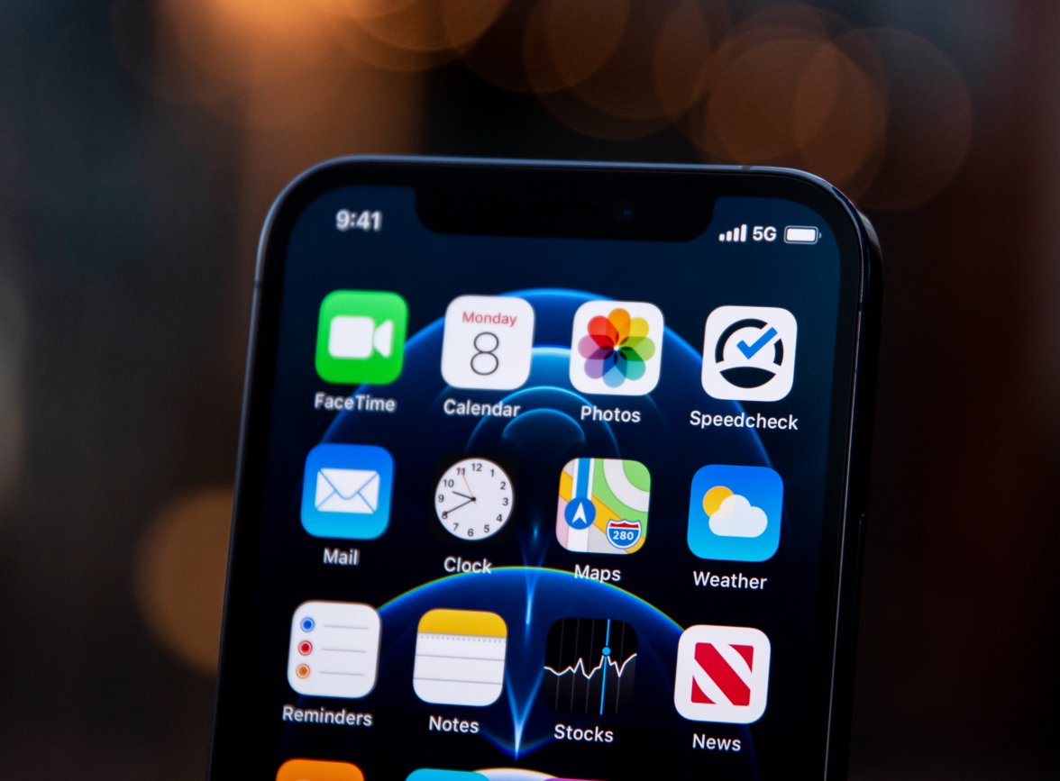 翠峦苹果手机维修分享为什么 iPhone 12 在冬季会自动关机 