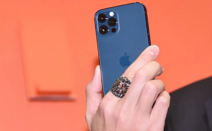 翠峦苹果手机维修分享iPhone12系列重启方法教程 